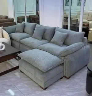 Sofa Seats 4 Na Mito Yake