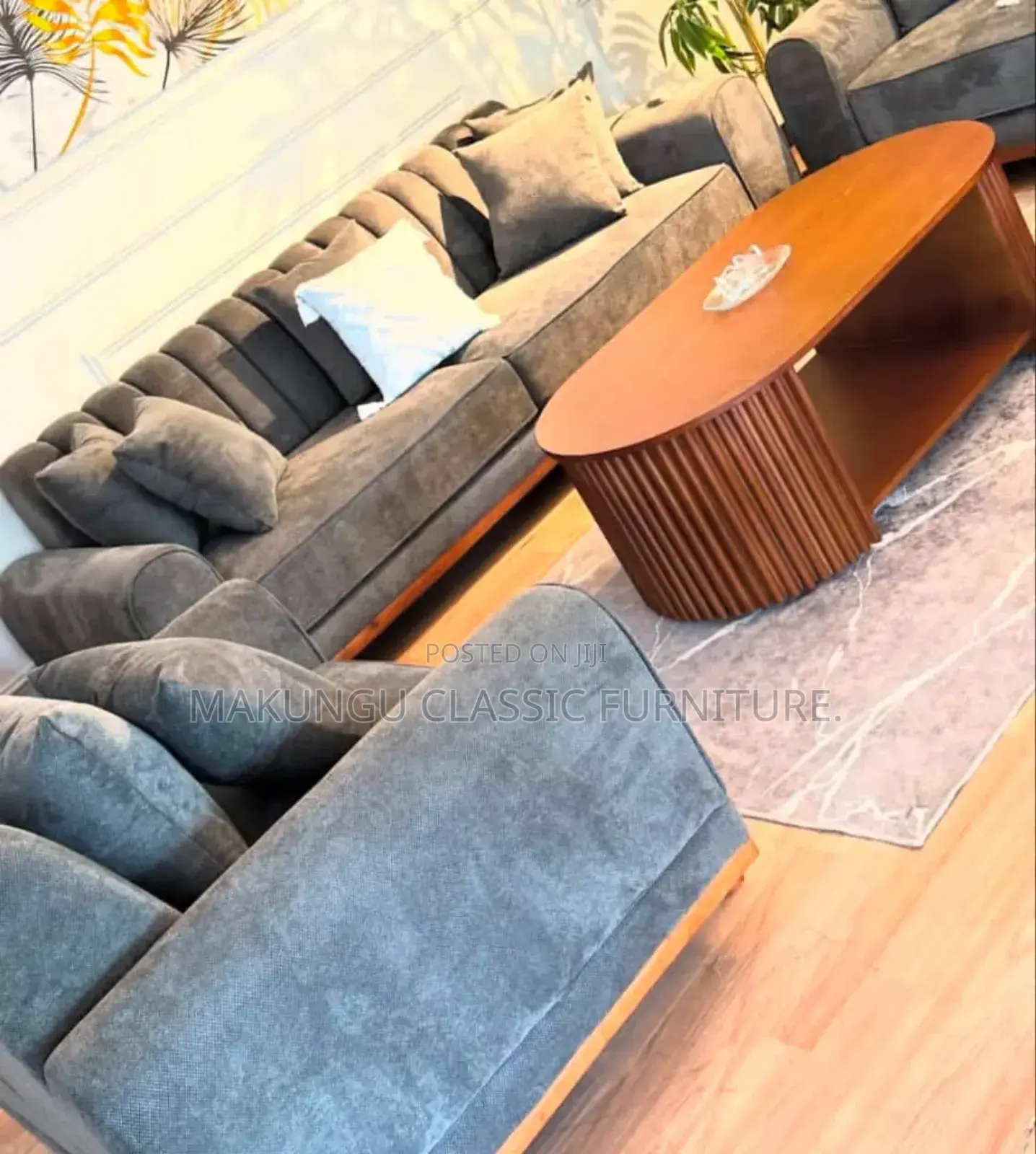 Sitting Room Seats Ina Sofa Ya 2:2:1 Na Coffee Table