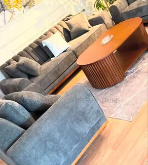Sitting Room Seats Ina Sofa Ya 2:2:1 Na Coffee Table