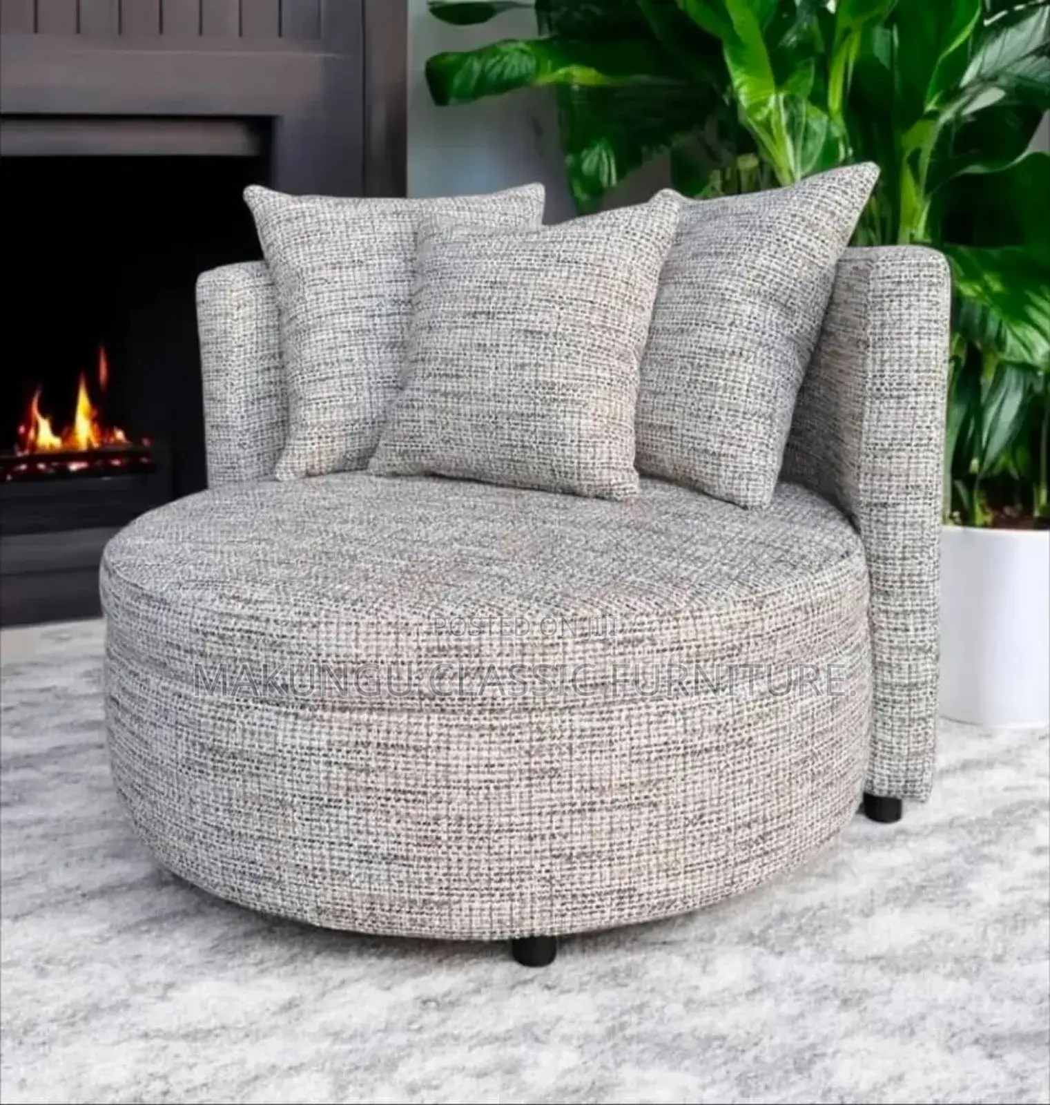 Classic Sofa La Mtu Mmoja