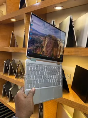New Laptop HP Spectre X360 13 8GB Intel Core I5 SSD 256GB