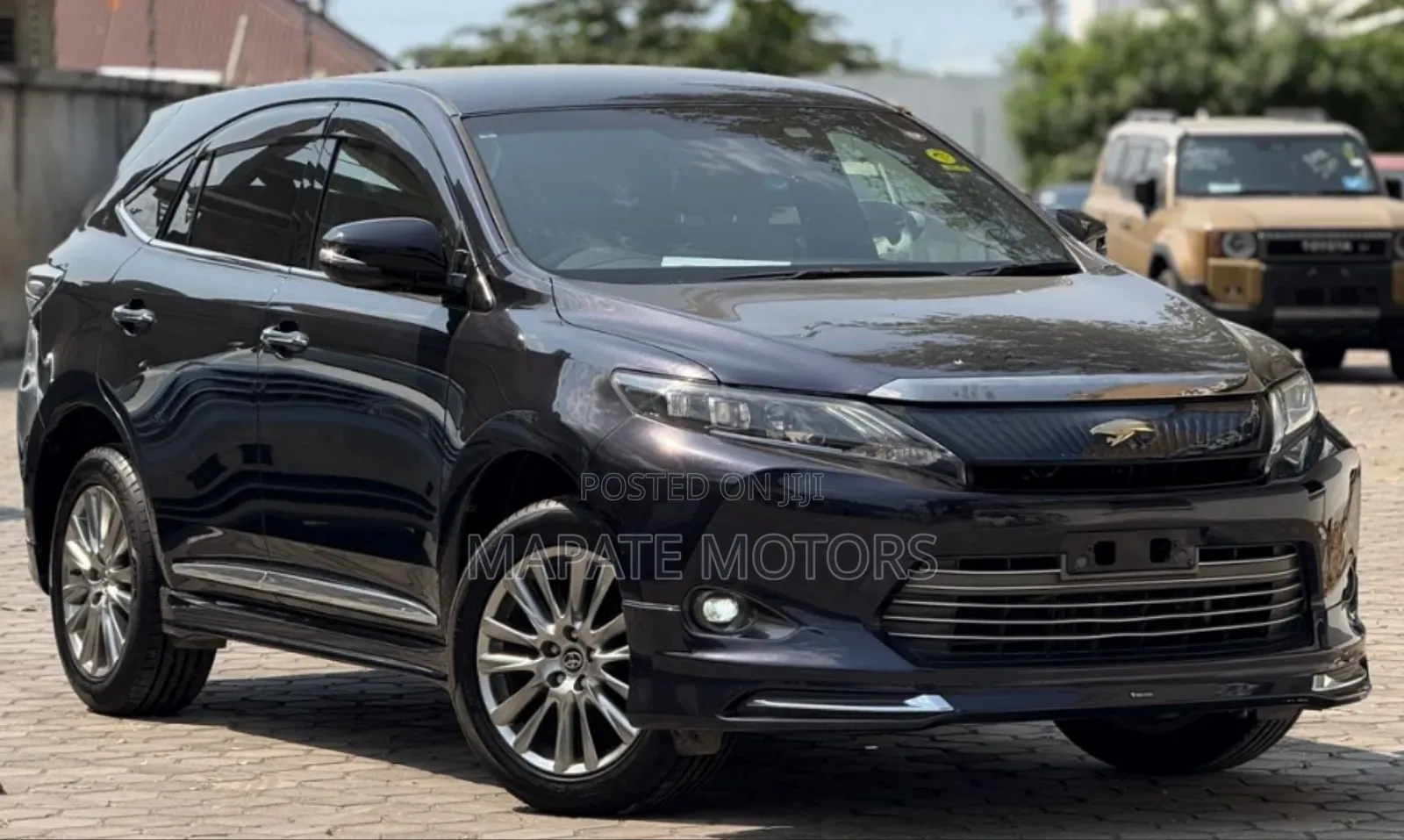 Toyota Harrier 2.0 2015 Black