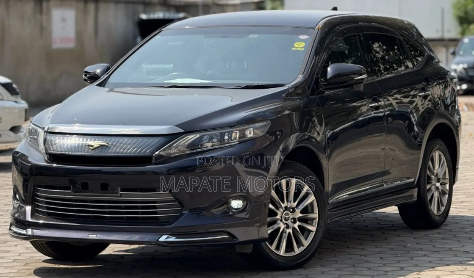 Toyota Harrier 2.0 2015 Black