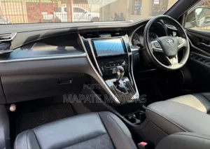 Toyota Harrier 2.0 2015 Black
