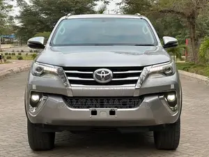 Toyota Fortuner 2018 Gray