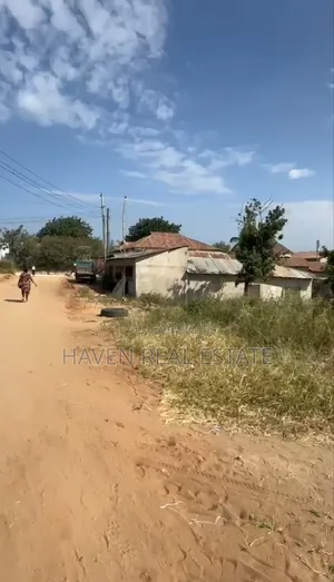 Kiwanja Kinauzwa Kimara Mwisho