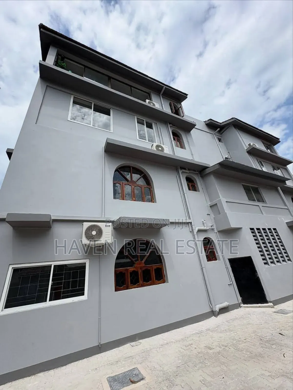 10bdrm House in Masaki for rent