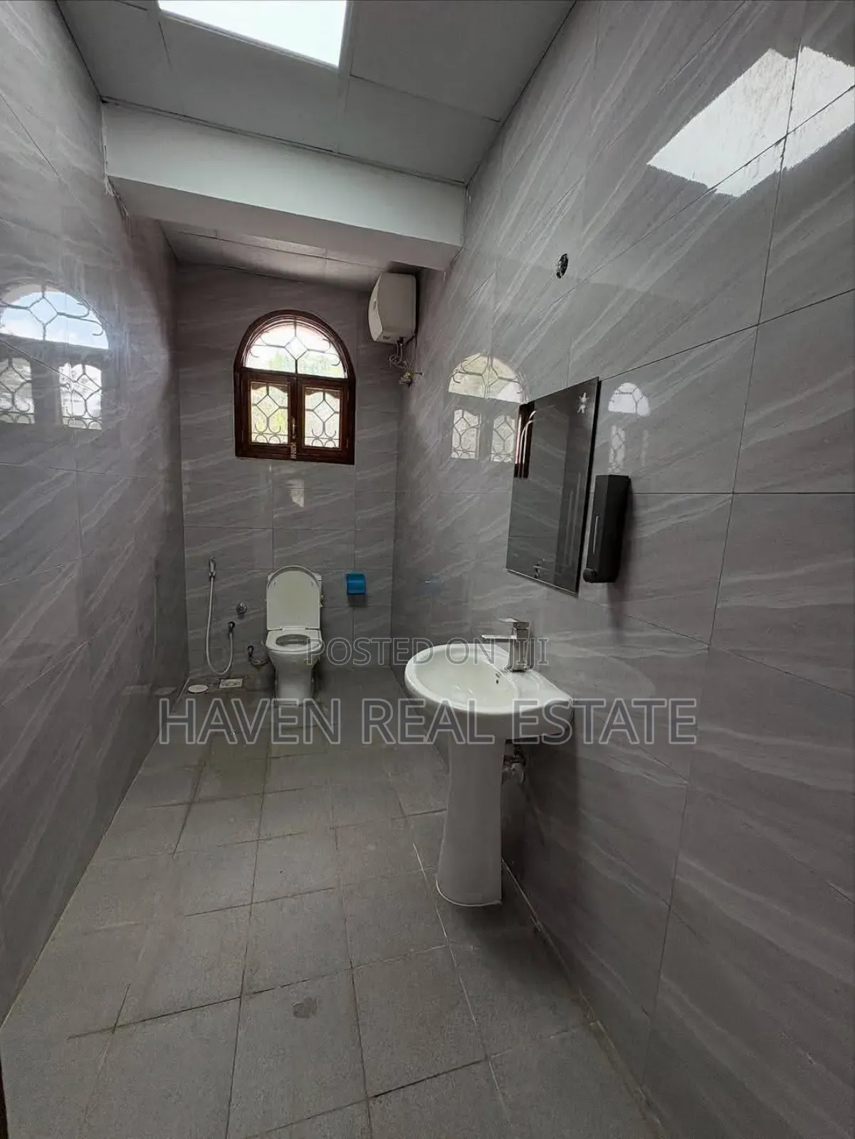 10bdrm House in Masaki for rent