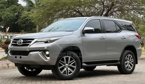 Toyota Fortuner 2018 Silver