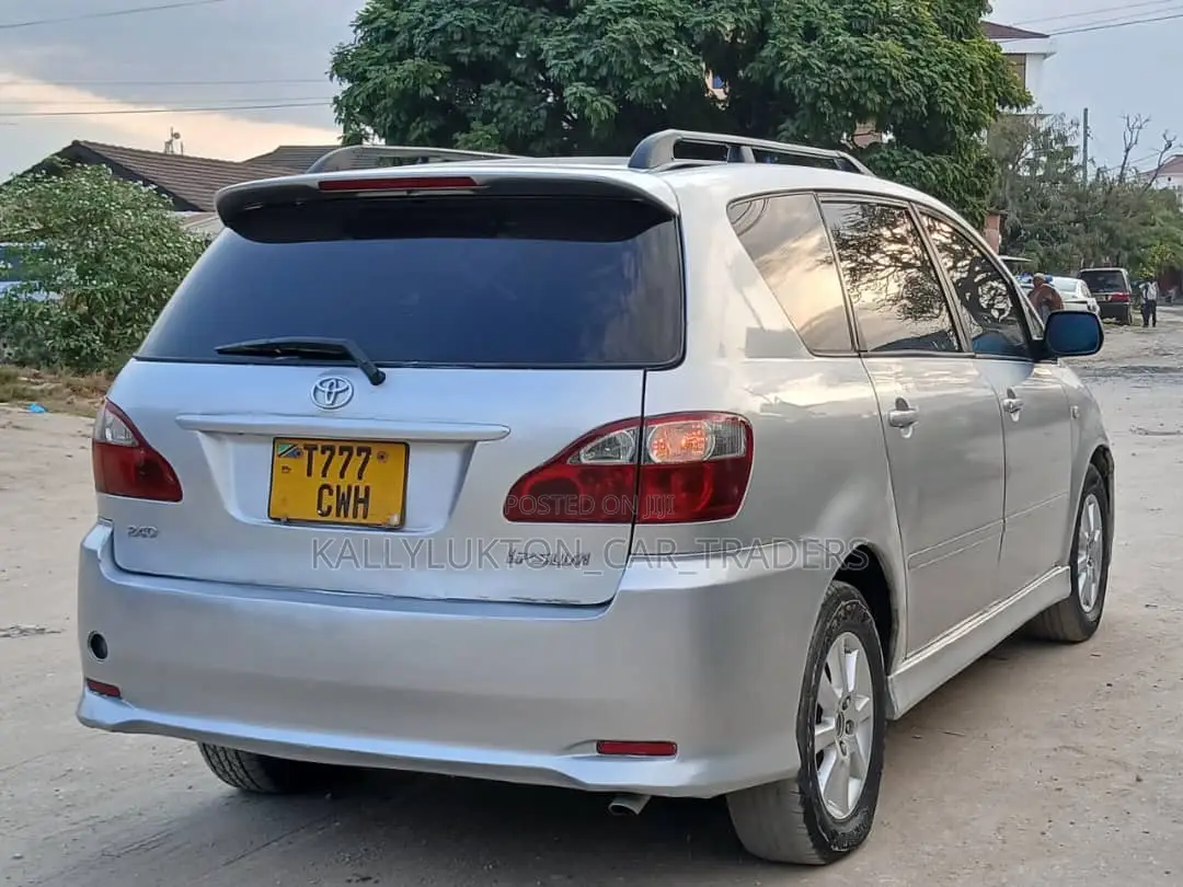 Toyota Ipsum 2004 Silver