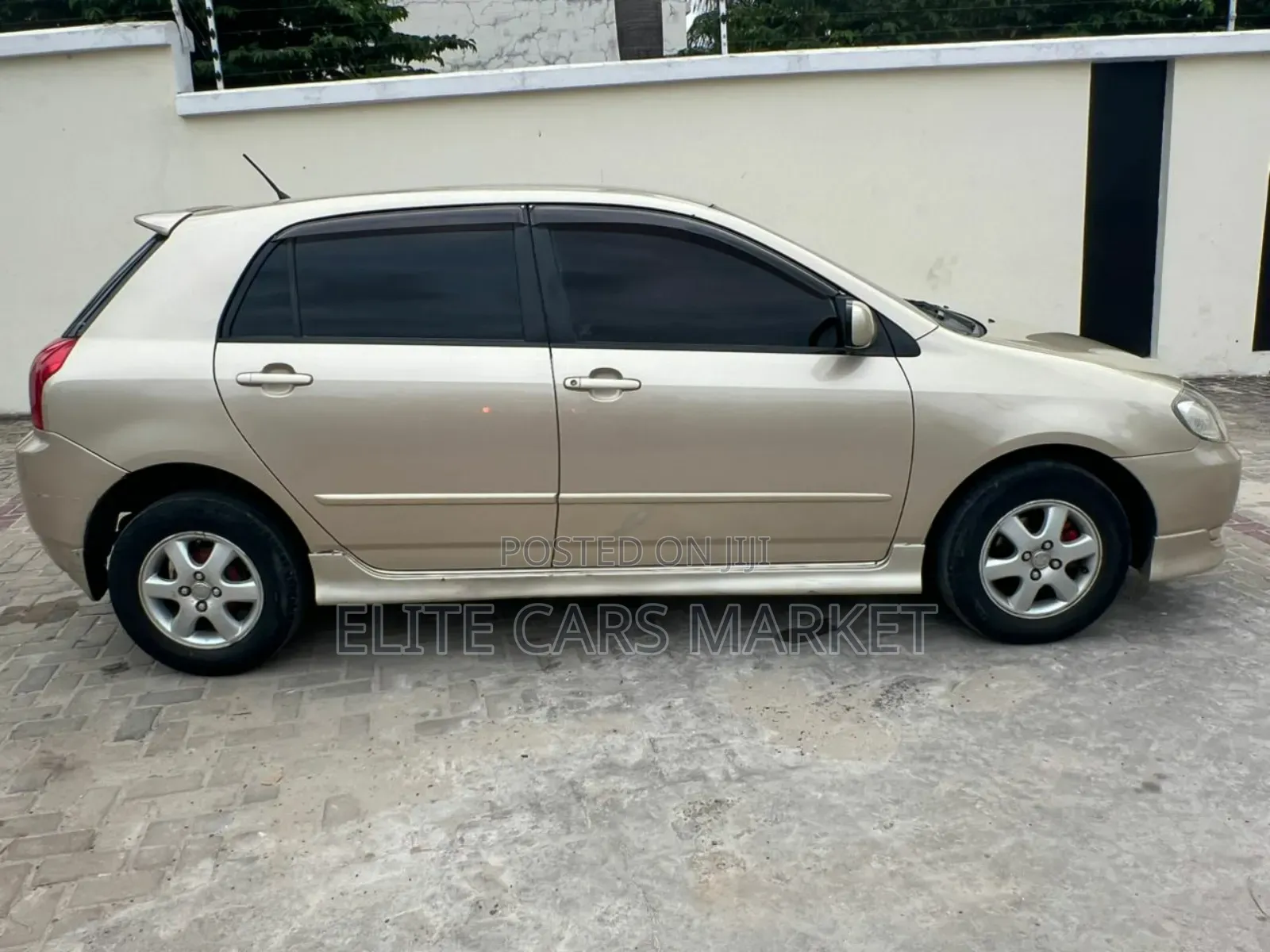 Toyota Corolla RunX 2002 Gold
