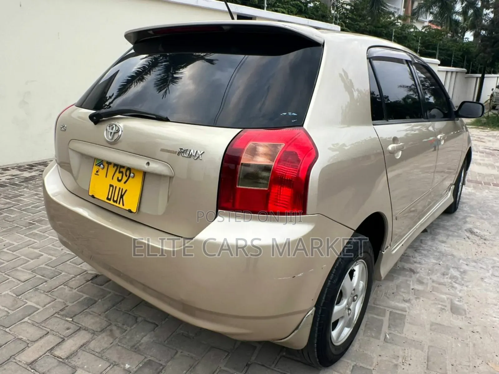 Toyota Corolla RunX 2002 Gold