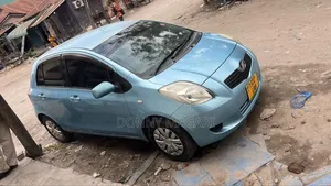 Toyota Vitz 1.3 FWD 5dr 2005 Blue