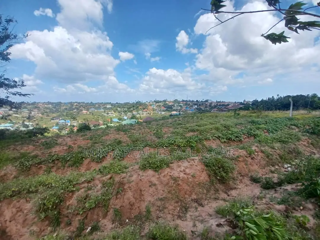 Kiwanja Kinauzwa Bunyokwa Kikubwa, Kizuri Na Bei Nanu