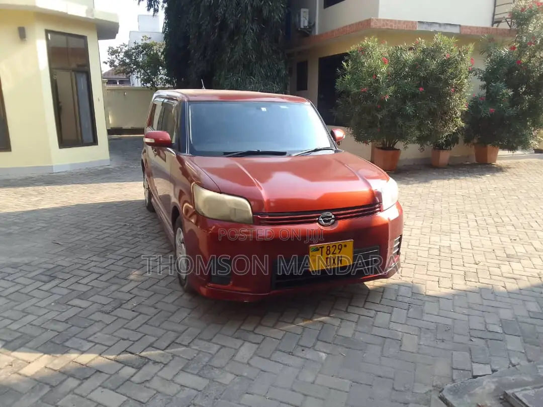 Toyota Rumion 1.5 FWD 2021 Red