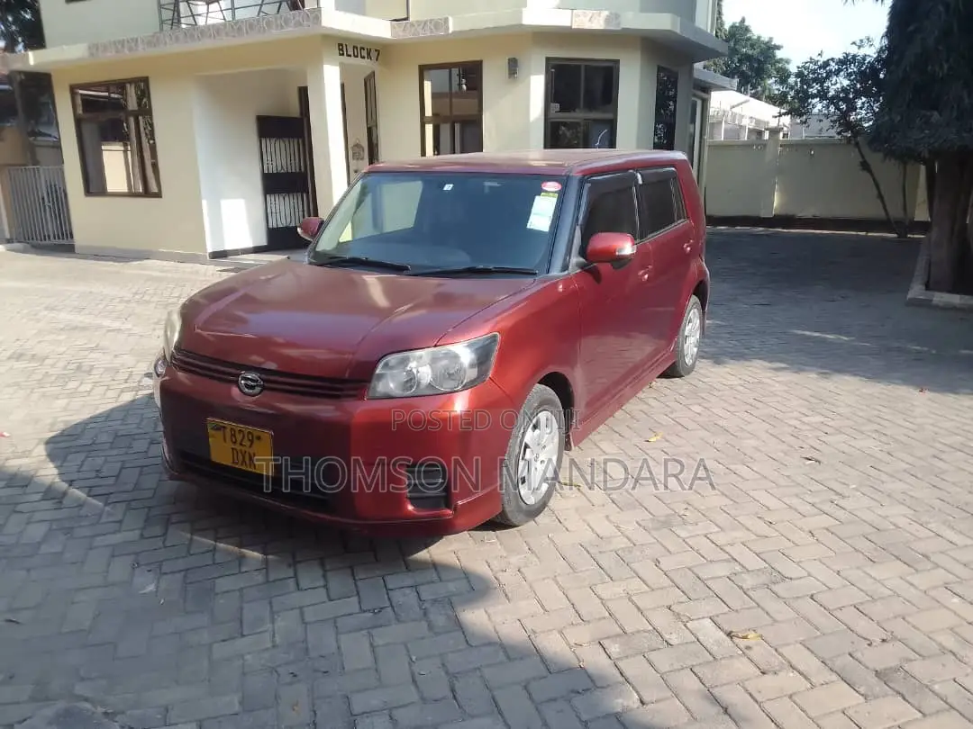 Toyota Rumion 1.5 FWD 2021 Red