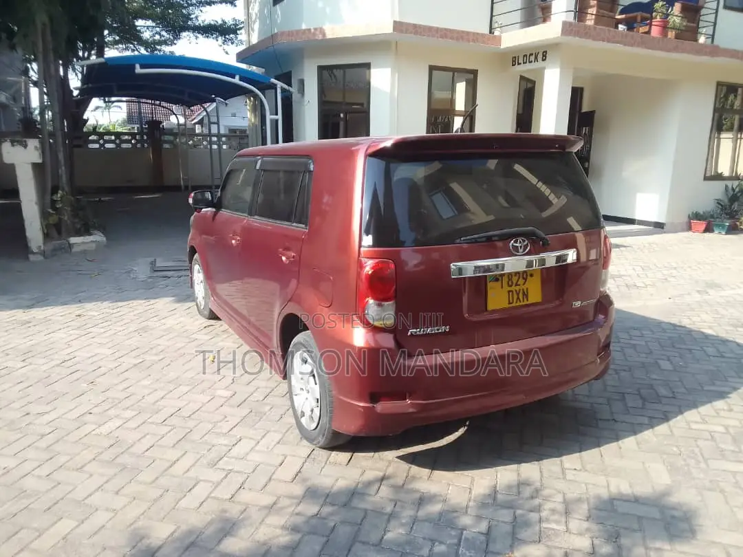 Toyota Rumion 1.5 FWD 2021 Red
