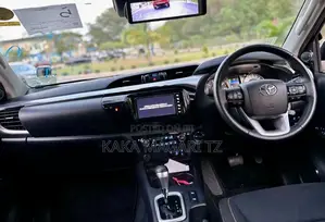 Toyota Hilux 2021 Black