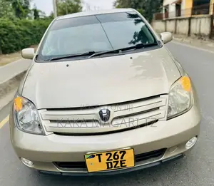 Toyota IST 2006 Gold