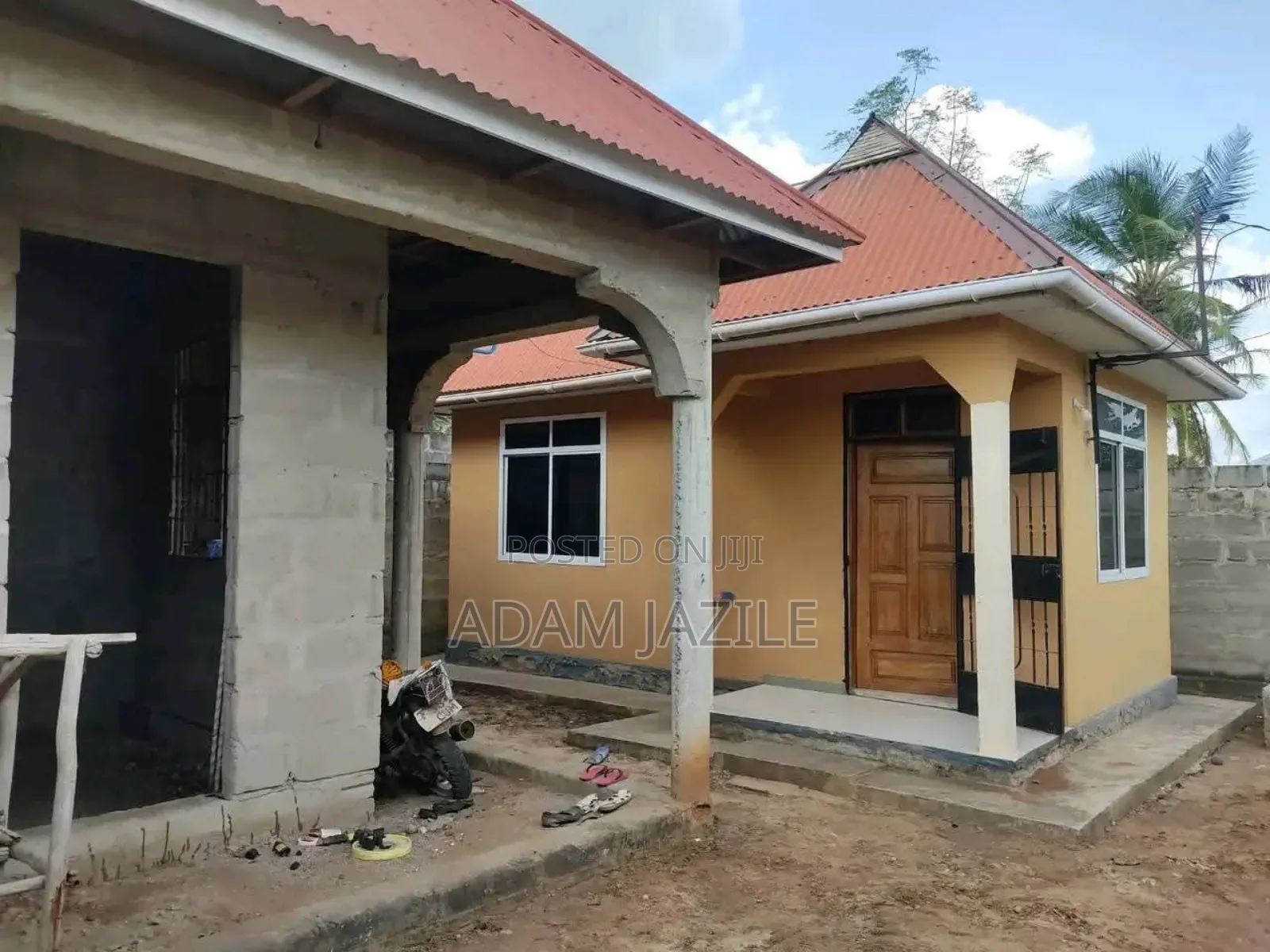 Nyumba Mbili Kwenye Fensi Moja Zinauzwa