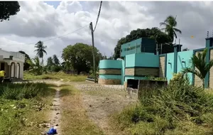 Kiwanja Kinauzwa Ukuni Bagamoyo