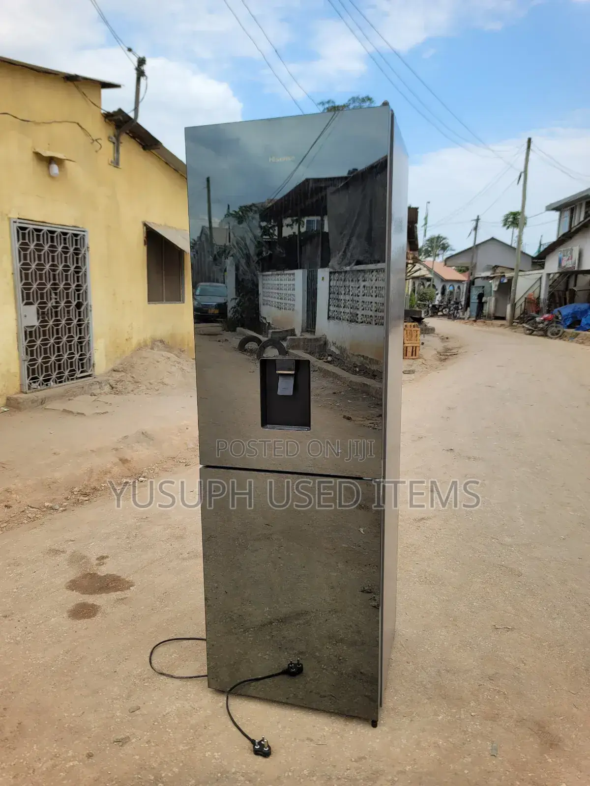 Hisense Friji // 300l //