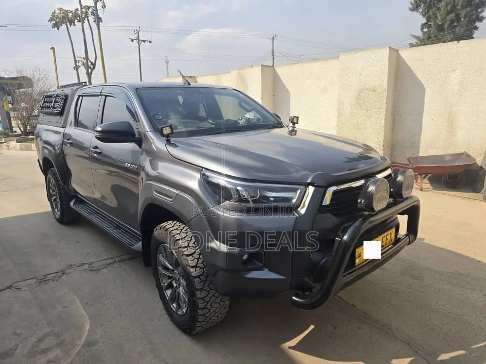 Toyota Hilux 2020 Black
