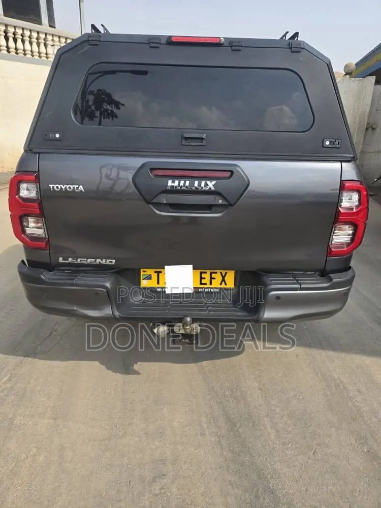 Toyota Hilux 2020 Black
