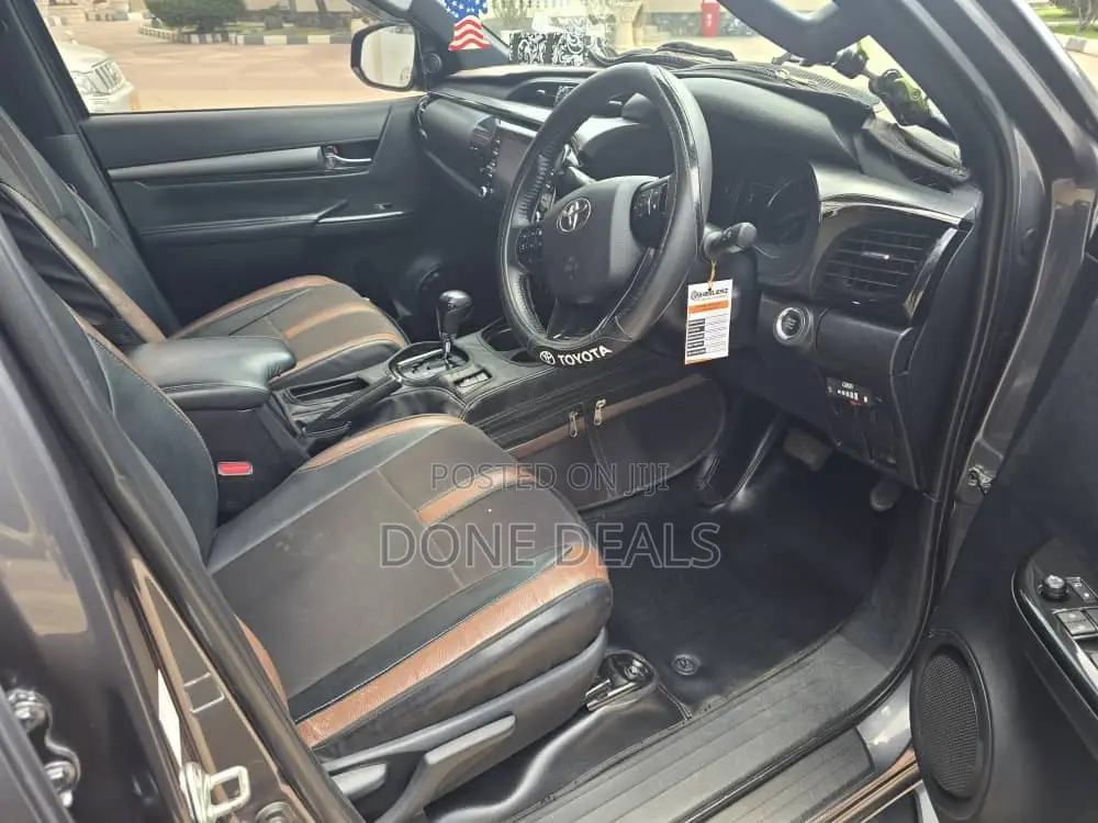 Toyota Hilux 2020 Black