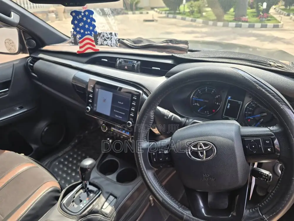 Toyota Hilux 2020 Black