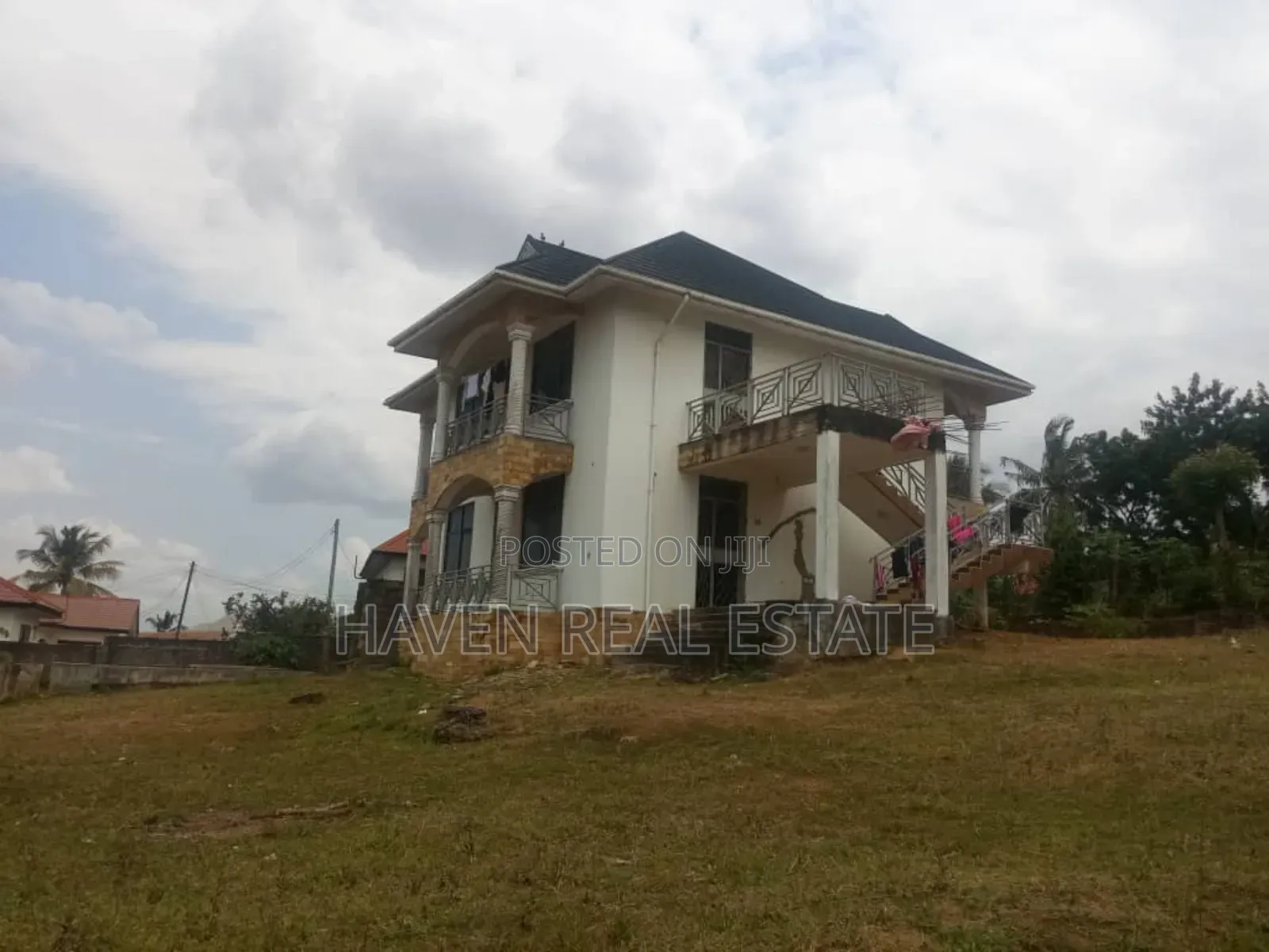6bdrm House in Kinyerezi for sale