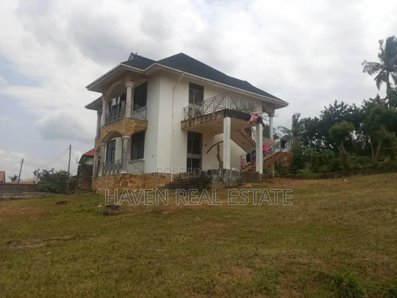 6bdrm House in Kinyerezi for sale