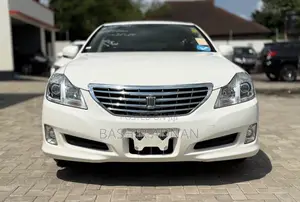 Toyota Crown 2010 White