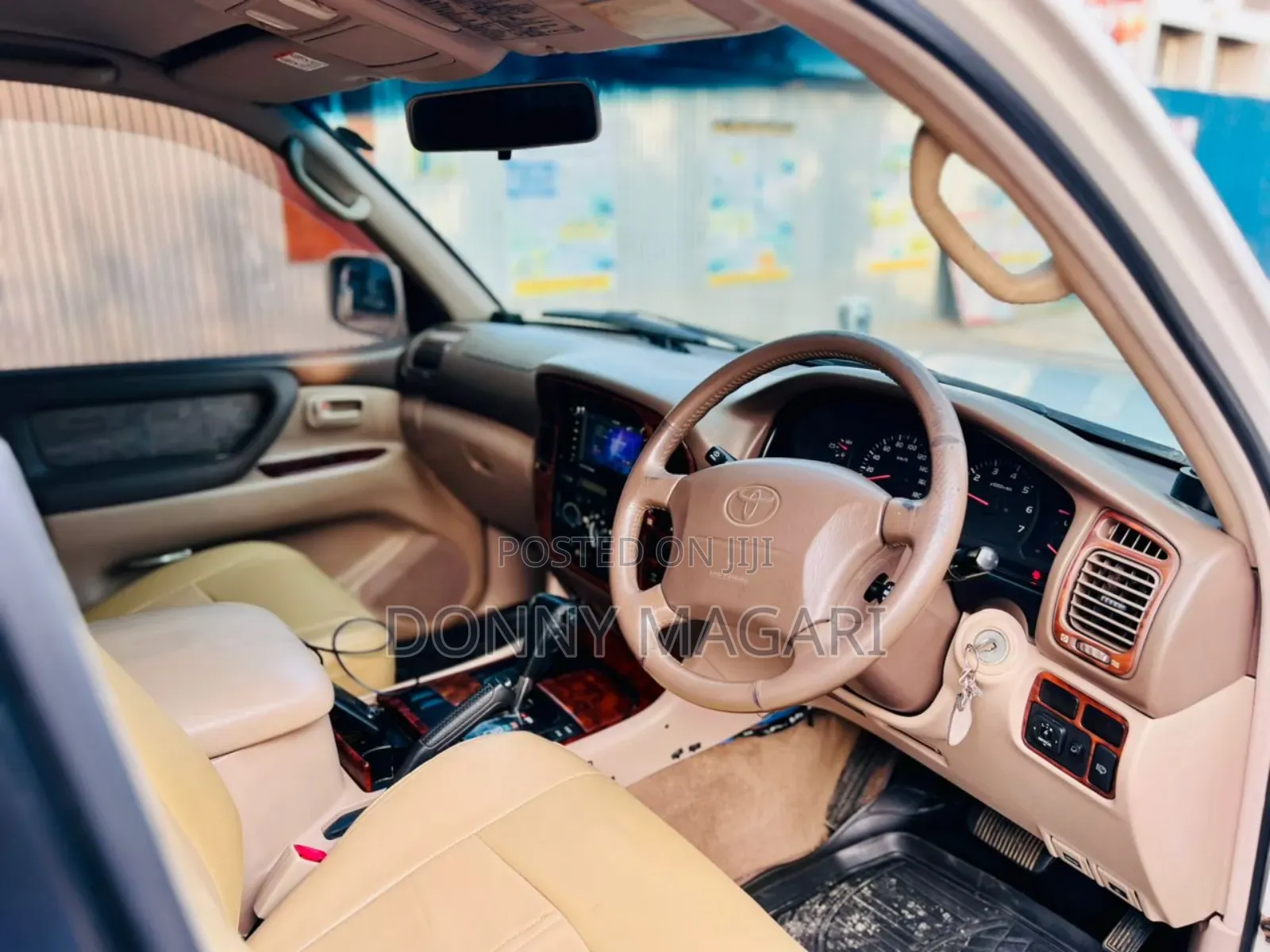 Toyota Land Cruiser 1999 White