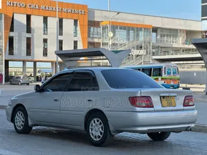 Toyota Carina 2000 Silver