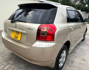 Toyota Corolla RunX 2004 Gold