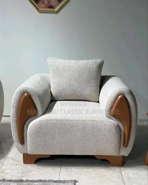 Simple Sofa La Mtu Mmoja