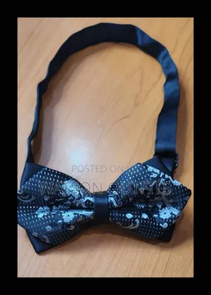 Medium Sized Bowtie New and Original for Men's and Women's