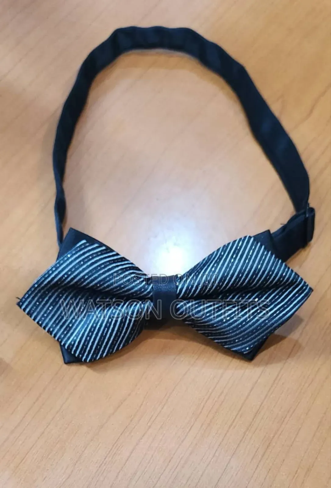 Medium Sized Bowtie New and Original for Men's and Women's