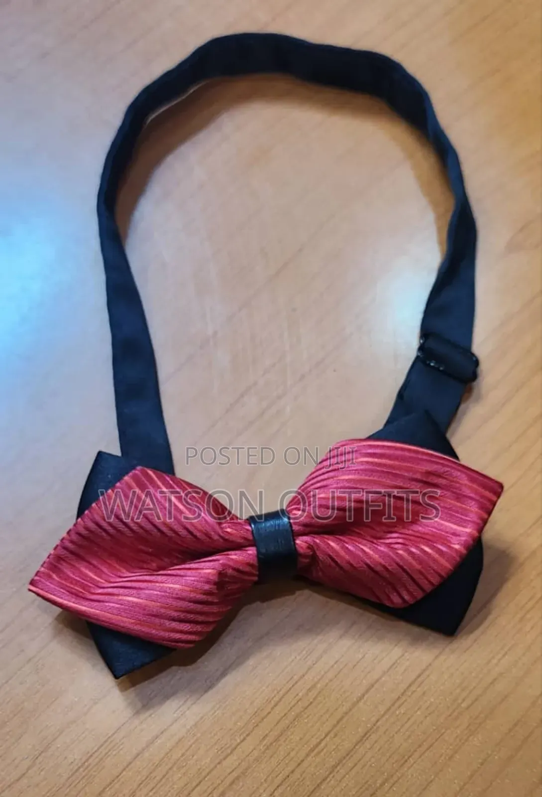 Medium Sized Bowtie New and Original for Men's and Women's
