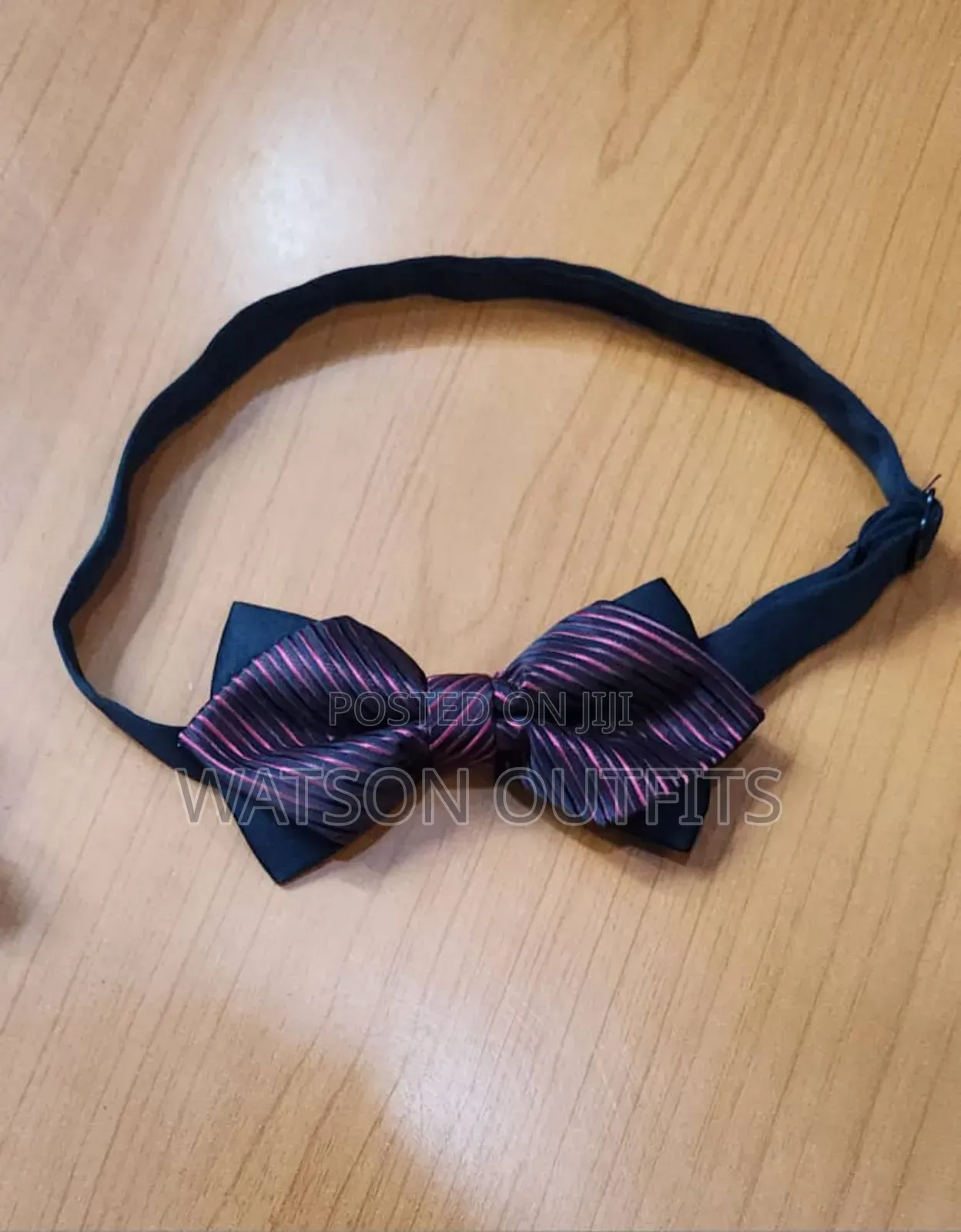 Medium Sized Bowtie New and Original for Men's and Women's