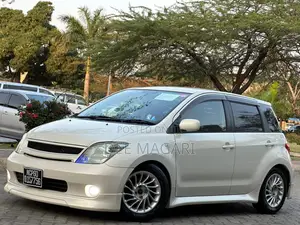 Toyota IST 2005 White