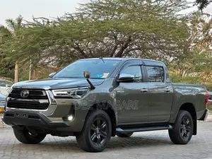 Toyota Hilux 2021 Green