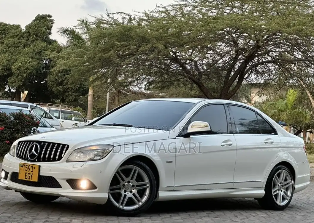 Mercedes-Benz C-Class C 200 Kompressor (S204) 2008 White