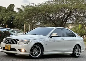 Mercedes-Benz C-Class C 200 Kompressor (S204) 2008 White