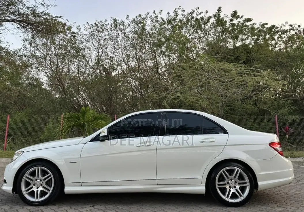 Mercedes-Benz C-Class C 200 Kompressor (S204) 2008 White