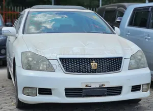 Toyota Crown 2006 White