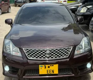 Toyota Crown 2010 Maroon