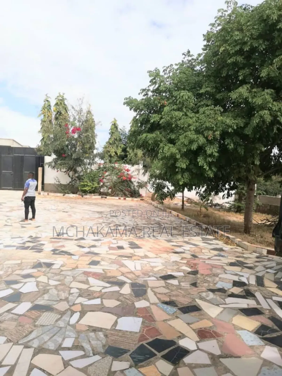 3bdrm House in Yusuph Mchakama, Goba for sale