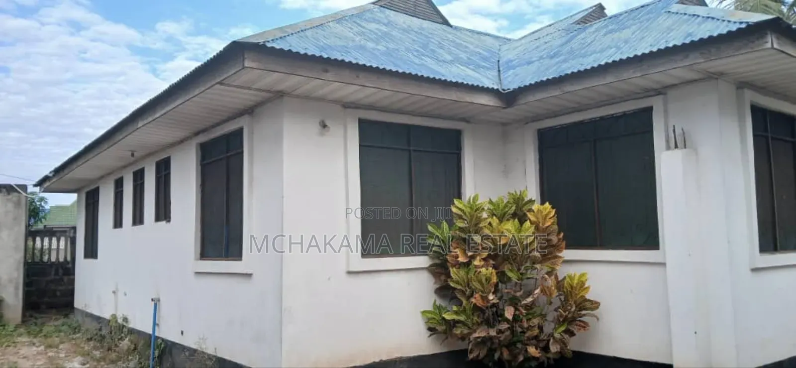 3bdrm House in Yusuph Mchakama, Chamazi for sale
